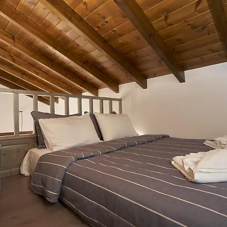 Kaminos Boutique * Symi