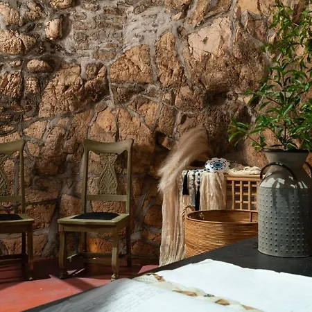 Kaminos Boutique Appartement Sými