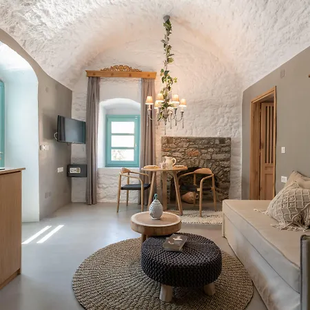 Kaminos Boutique * Symi