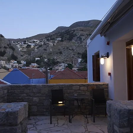 Appartement Kaminos Boutique Sými