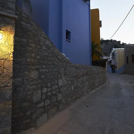 Kaminos Boutique *