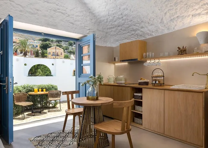 Kaminos Boutique شقة سيمي