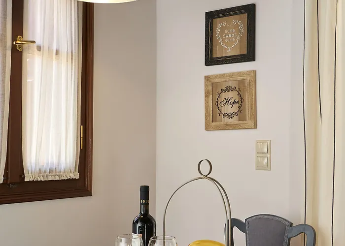 Kaminos Boutique شقة