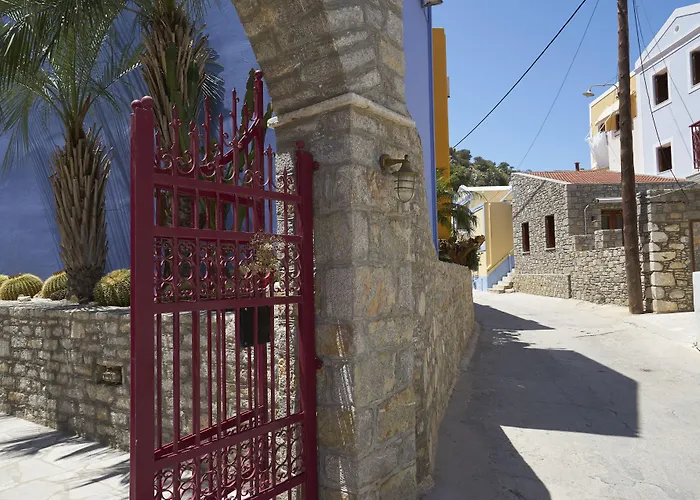 Kaminos Boutique شقة سيمي