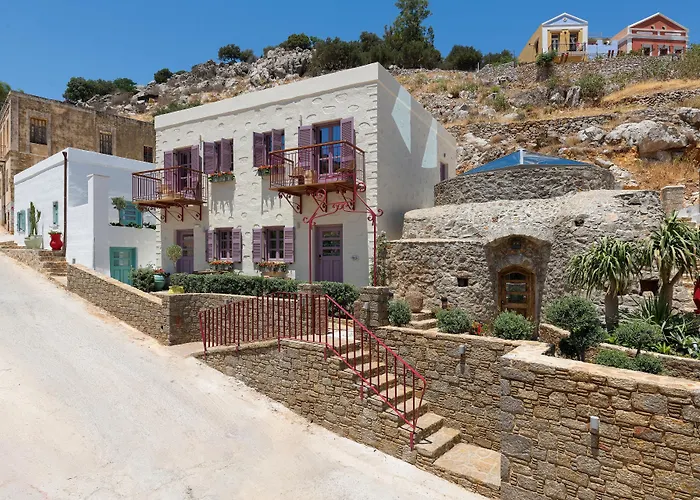 Kaminos Boutique شقة سيمي