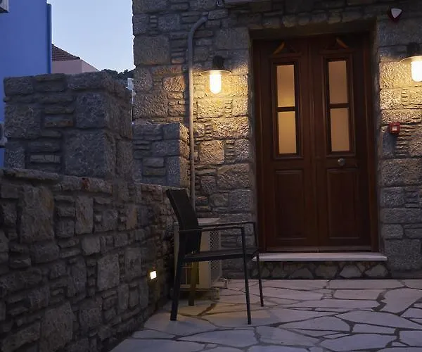 Kaminos Boutique سيمي