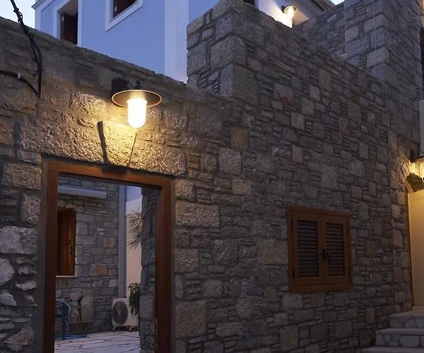 Kaminos Boutique شقة سيمي