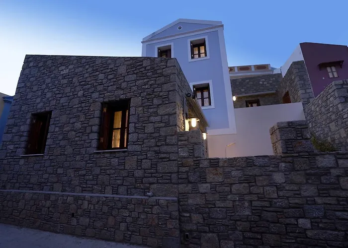 Kaminos Boutique سيمي