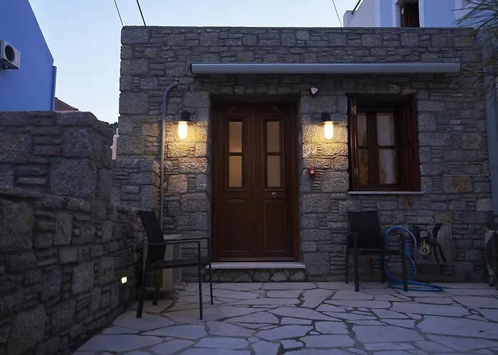 Kaminos Boutique شقة سيمي